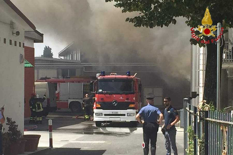 Piacenza, incendio in un caseificio alle porte della citt