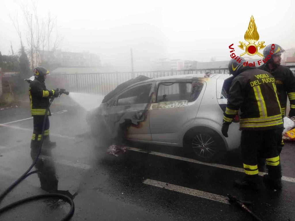 Novara, incendio autovettura a Trecate