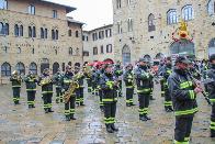 Pisa, la Befana dei Vigili del fuoco