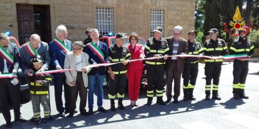 Pisa, cerimonia di consegna di due automezzi fuoristrada ai Comandi di Pisa e Siena da parte del Consorzio dei Comuni Geotermici