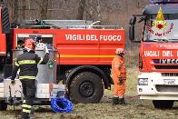 Varese, proseguono le operazioni di spegnimento sul Monte Chiusarella