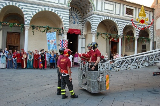 Pistoia, tradizionale vestizione di San Jacopo patrono della citt