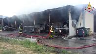 PIstoia, incendio in un'industria tessile a Quarrata