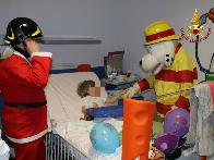 Pordenone, i Vigili del fuoco in visita al reparto di pediatria dell'Ospedale civile