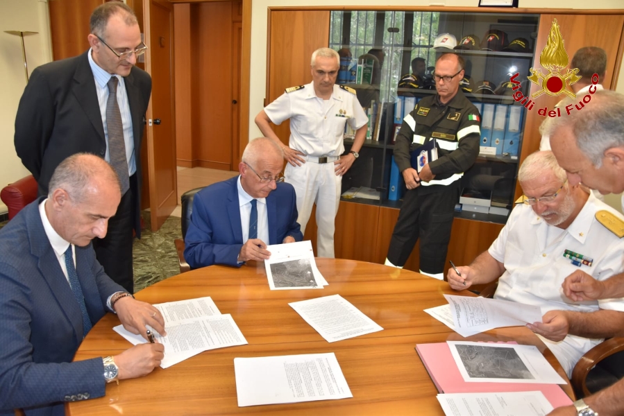 Siglato accordo di collaborazione operativa tra la Direzione Marittima della Puglia e Basilicata Ionica e le Direzioni regionali dei Vigili del Fuoco di Puglia e Basilicata