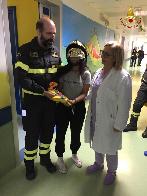Reggio Calabria, i Vigili del Fuoco in visita ai piccoli pazienti dei reparti di pediatria ed oncologia