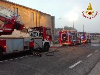Rieti, incendio capannone a Magliano Sabino