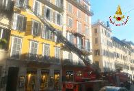 Roma, fiamme in un noto albergo del centro storico