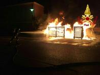 Savona, incendio in un deposito di materiali nel comune di Borgio Verezzi