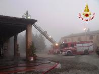 Siena, violento incendio in una cantina di azienda vinicola nel comune di Monteriggioni