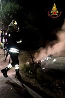 Teramo, un Vigile del fuoco, libero dal servizio, salva la vita ad un giovane bloccato nella propria auto in fiamme