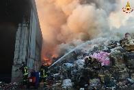 Torino, incendio in ditta di smaltimento rifiuti
