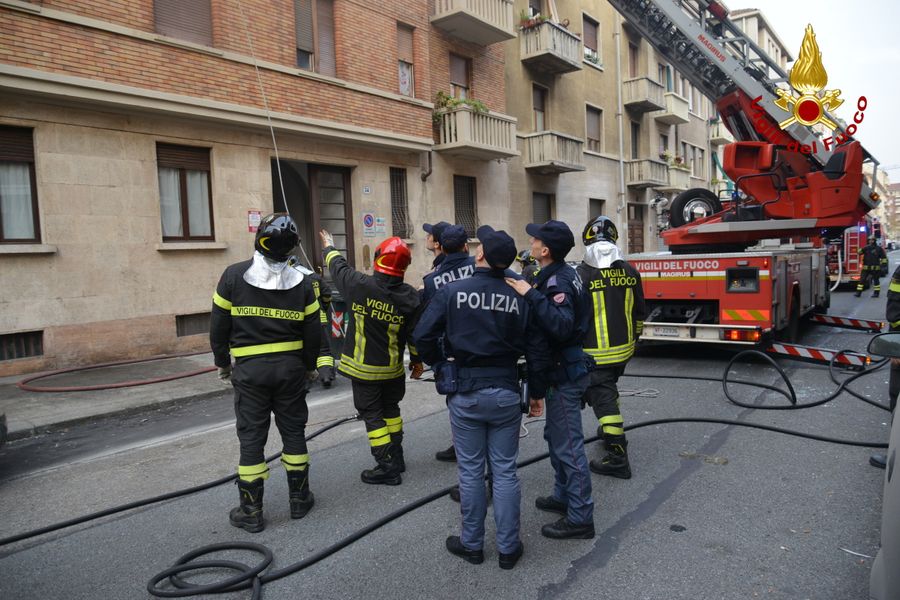  Torino, incendio appartamento