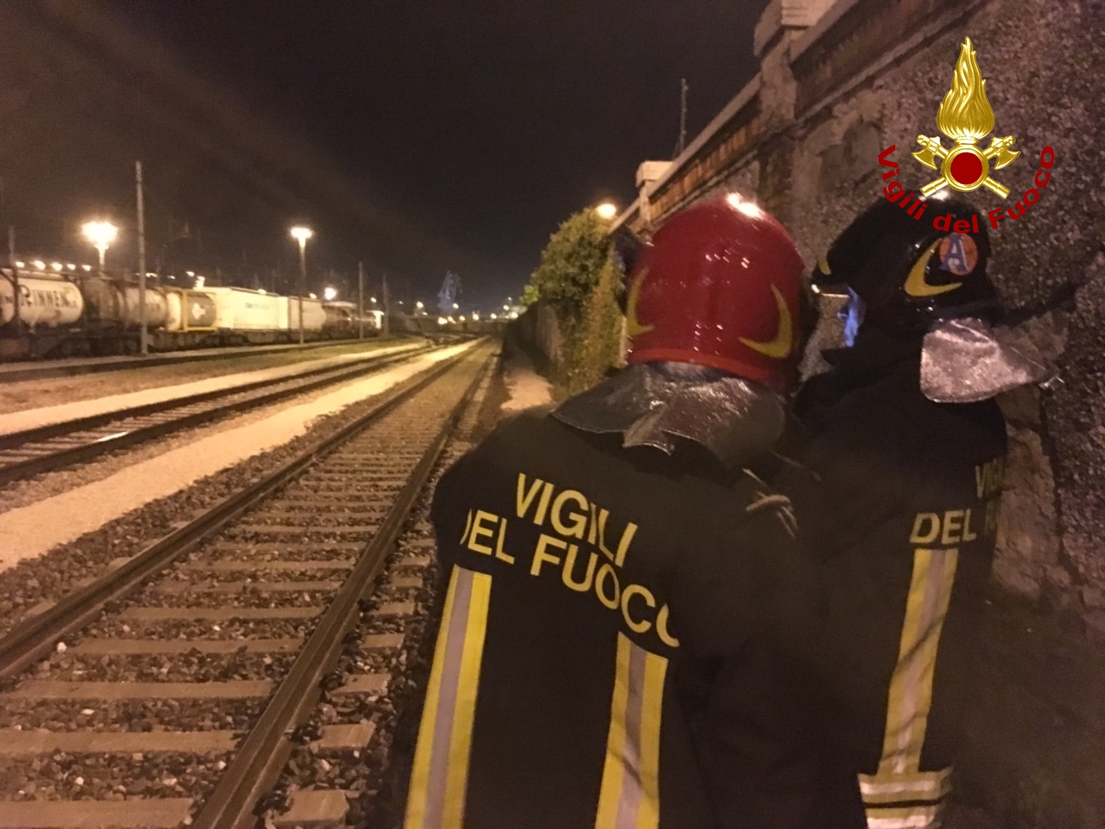  Trieste, perdita gas da un container cisterna caricato su carro ferroviario