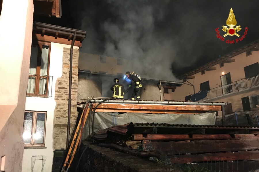 Varese, incendio abitazione a Brissago Valtravaglia