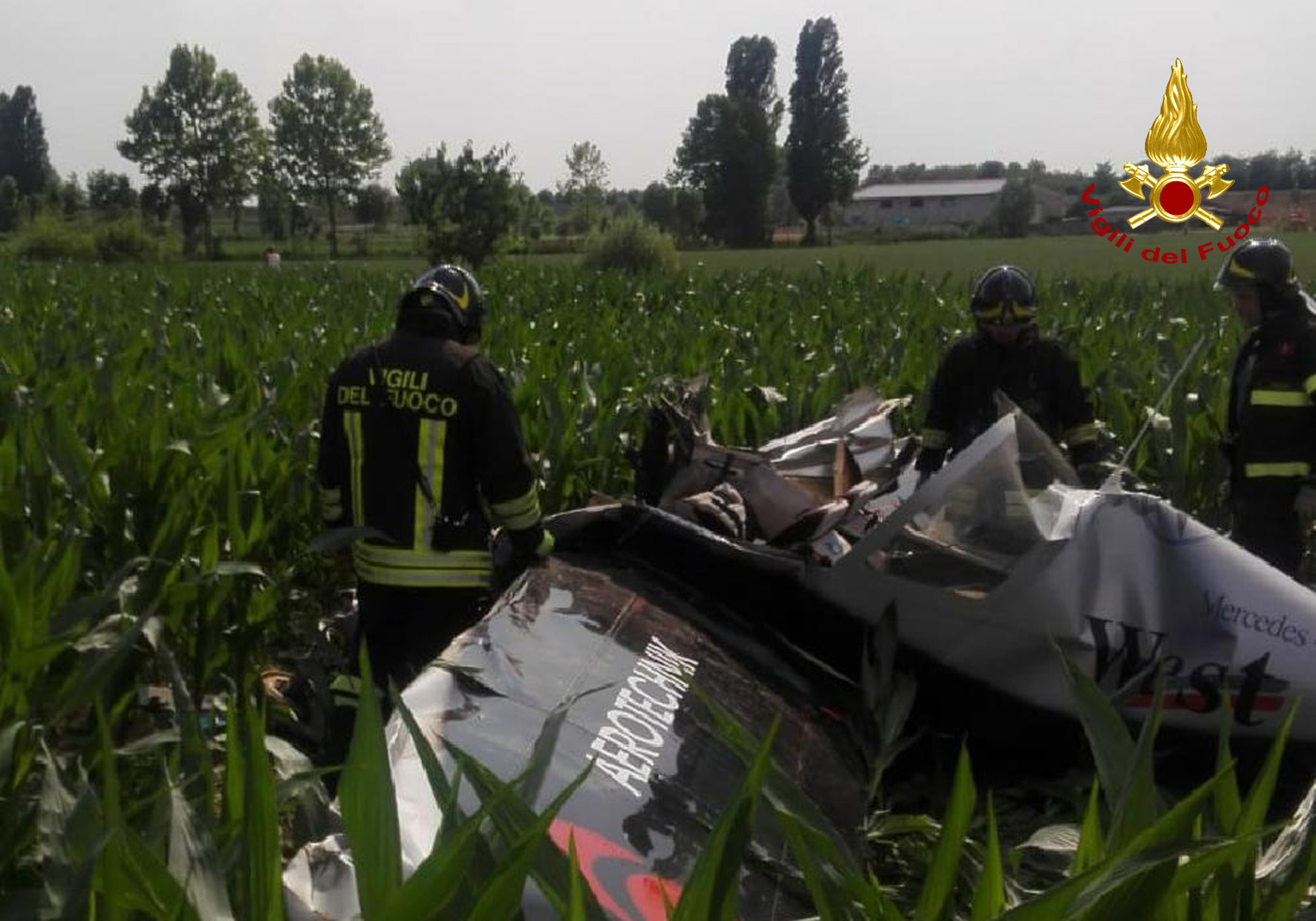 Venezia, ultraleggero precipita in un campo coltivato, ferito il pilota
