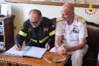 La firma dell'accordo tra Vigili del Fuoco e Guardia Costiera