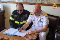 La firma dell'accordo tra Vigili del Fuoco e Guardia Costiera