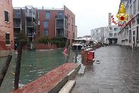 L'acqua alta sommerge Venezia