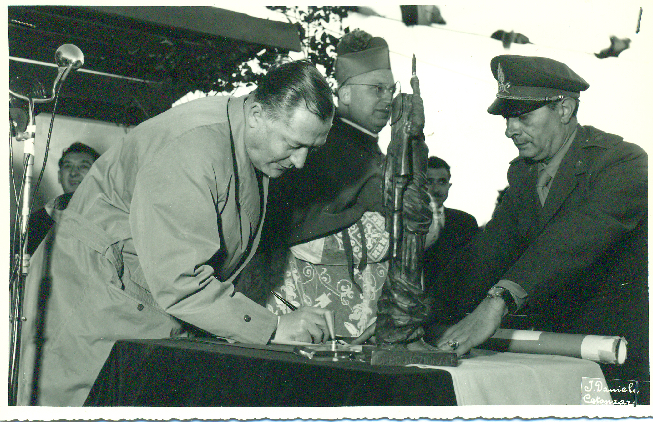 CZ_storia_30.jpg Storia