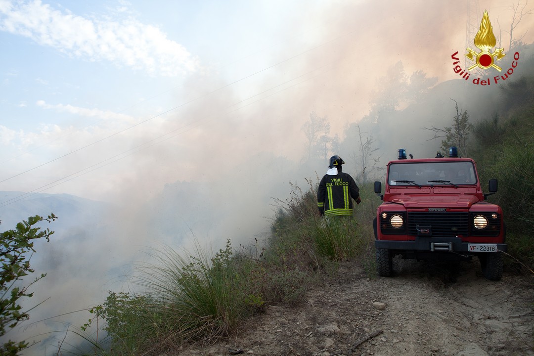 ASCOLIPICENO_incendio_boschivo Incendio boschivo