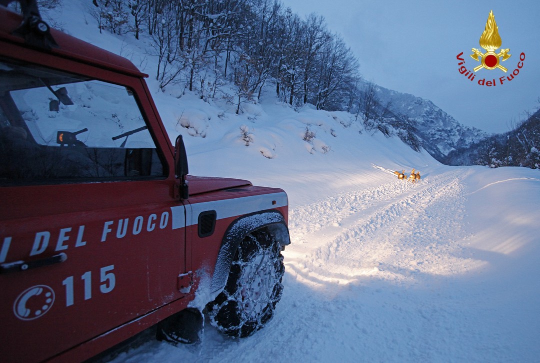 ASCOLIPICENO_fuoristrada_neve Fuoristrada 4x4 su terreno innevato