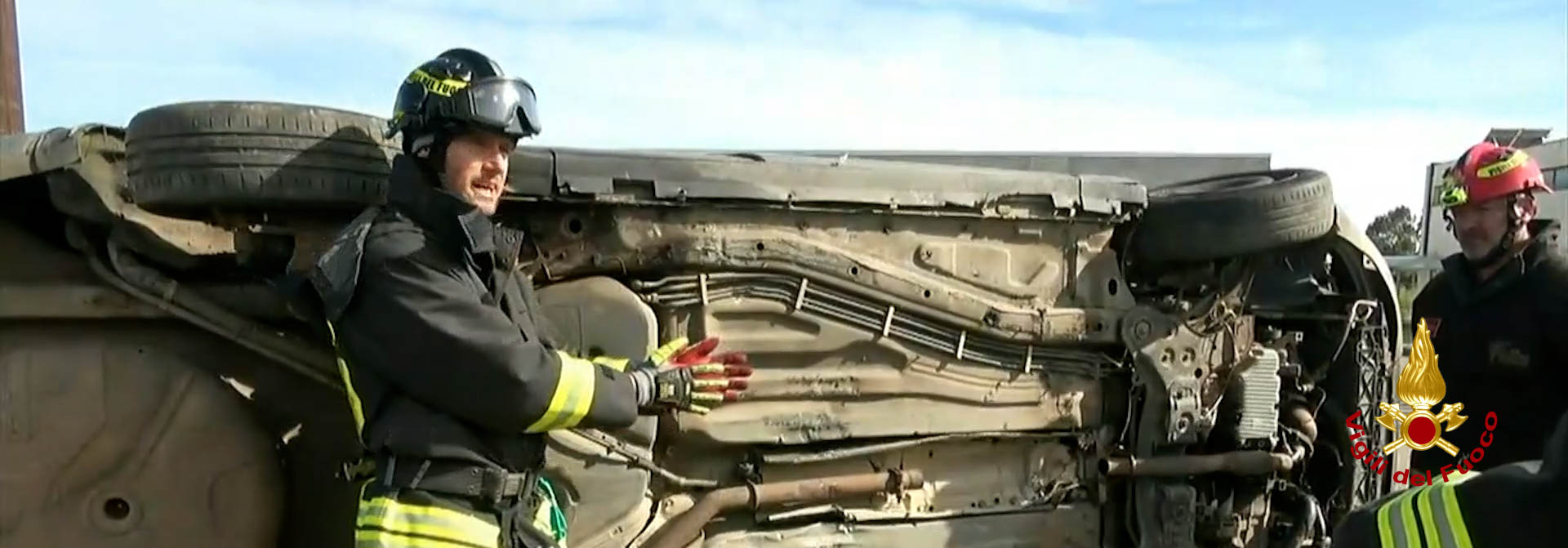 ADDESTRAMENTO PER SOCCORSO IN CASO DI INCIDENTE STRADALE CON VEICOLI DI NUOVA GENERAZIONE