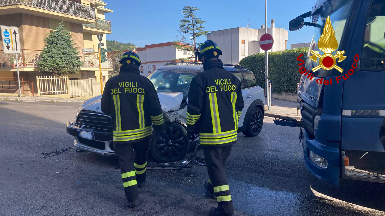 Incidente stradale in via Maggini ad Ancona