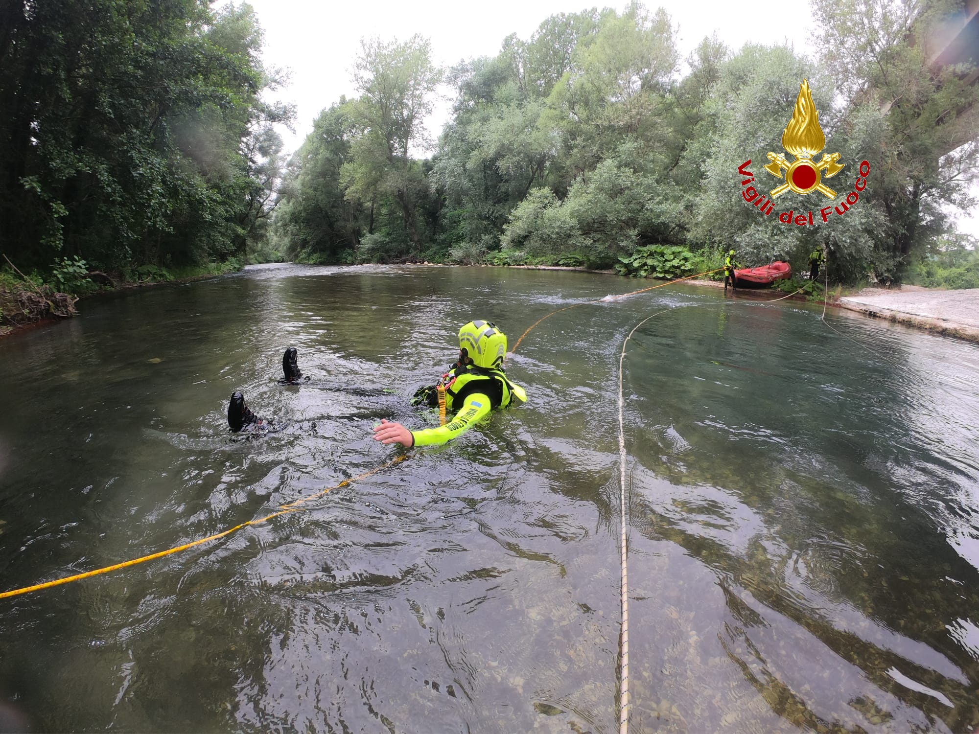 2024-06-20-17-24-16-804.jpg Addestramento per i Vigili del Fuoco specializzati in tecniche di Soccorritore Fluviale Alluvionale (SFA)
