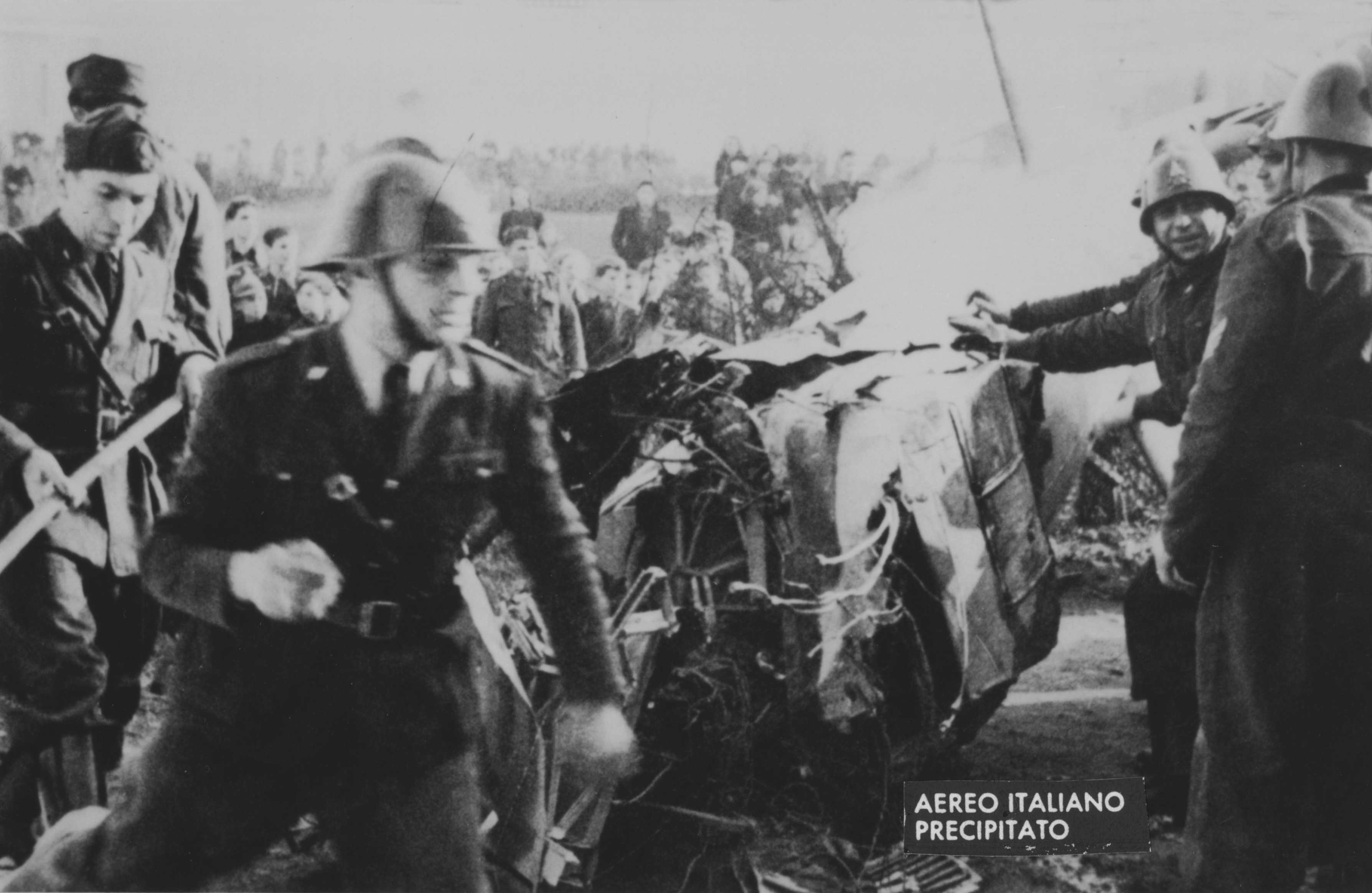 Aereo italiano precipitato
