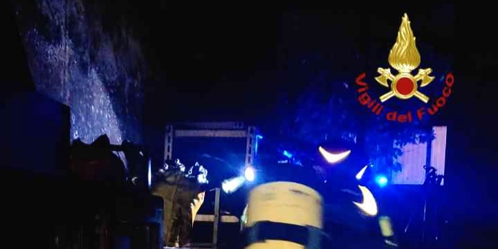 Incendio nella notte a Santhia (VC)