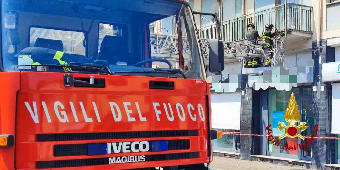 Intervento dei Vigili del fuoco a causa del crollo di calcinacci