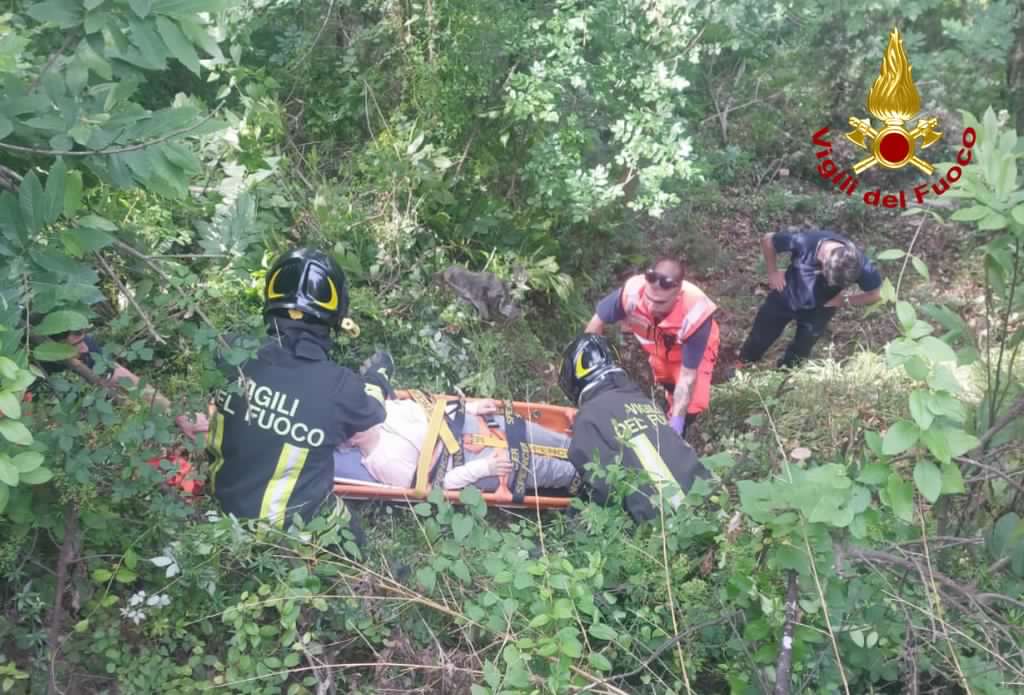 Ciclista fuori strada Stazzema (LU)