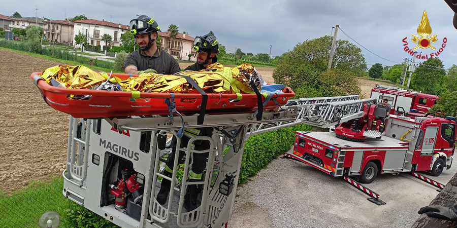 Pordenone, anziana soccorsa in casa