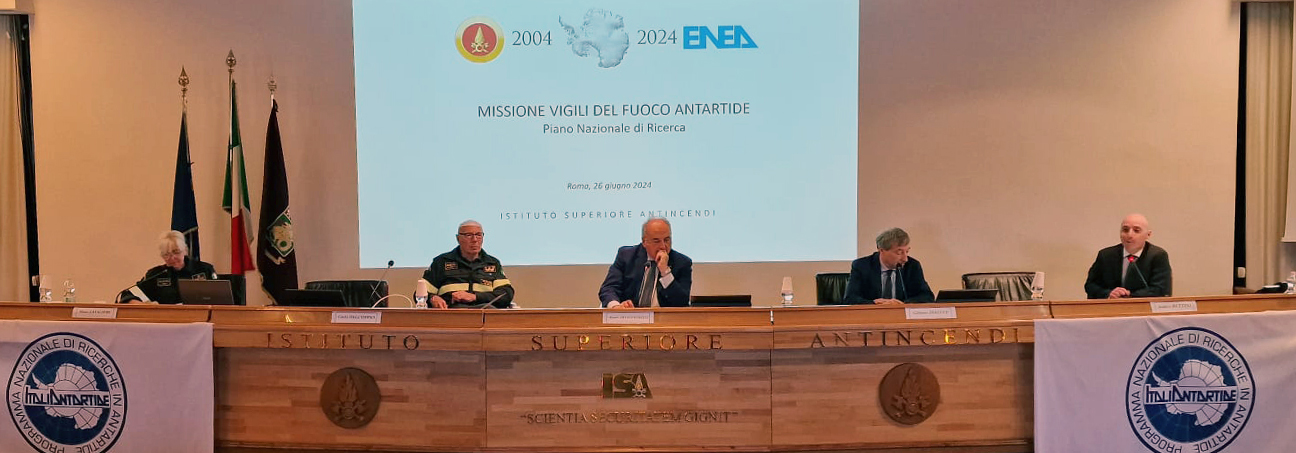 20° anniversario della prima missione dei Vigili del fuoco in Antartide