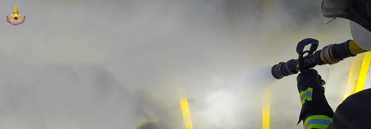 Sandrigo, incendio in un'azienda di trattamento rifiuti