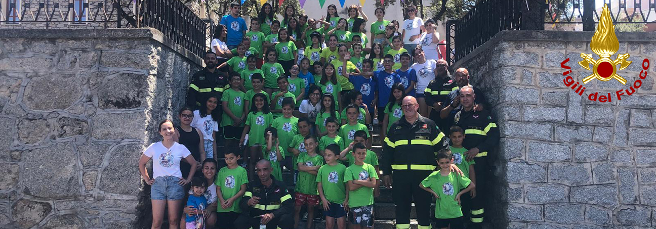 I Vigili del fuoco incontrano i ragazzi di Benetutti
