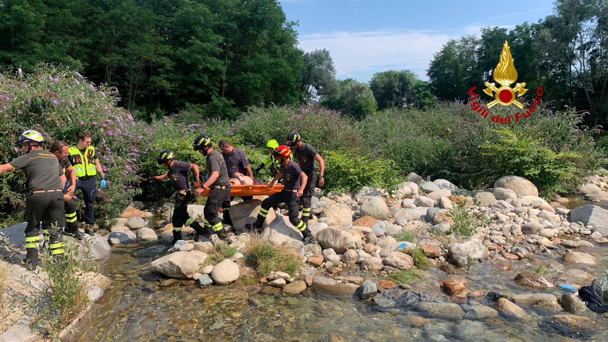 Soccorso uomo infortunato sul greto del torrente Elvo
