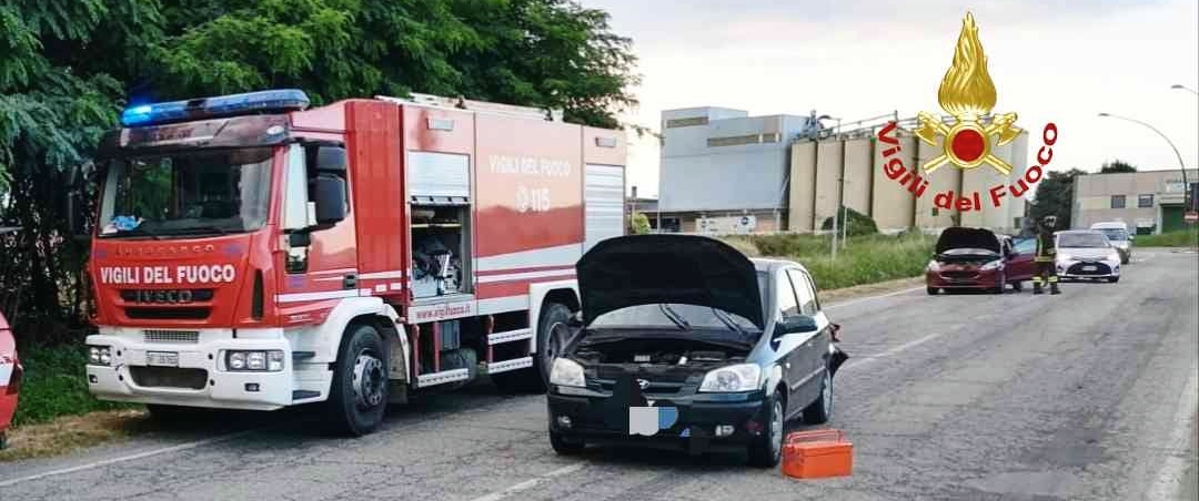 Incidente stradale a Santhià, due autovetture coinvolte