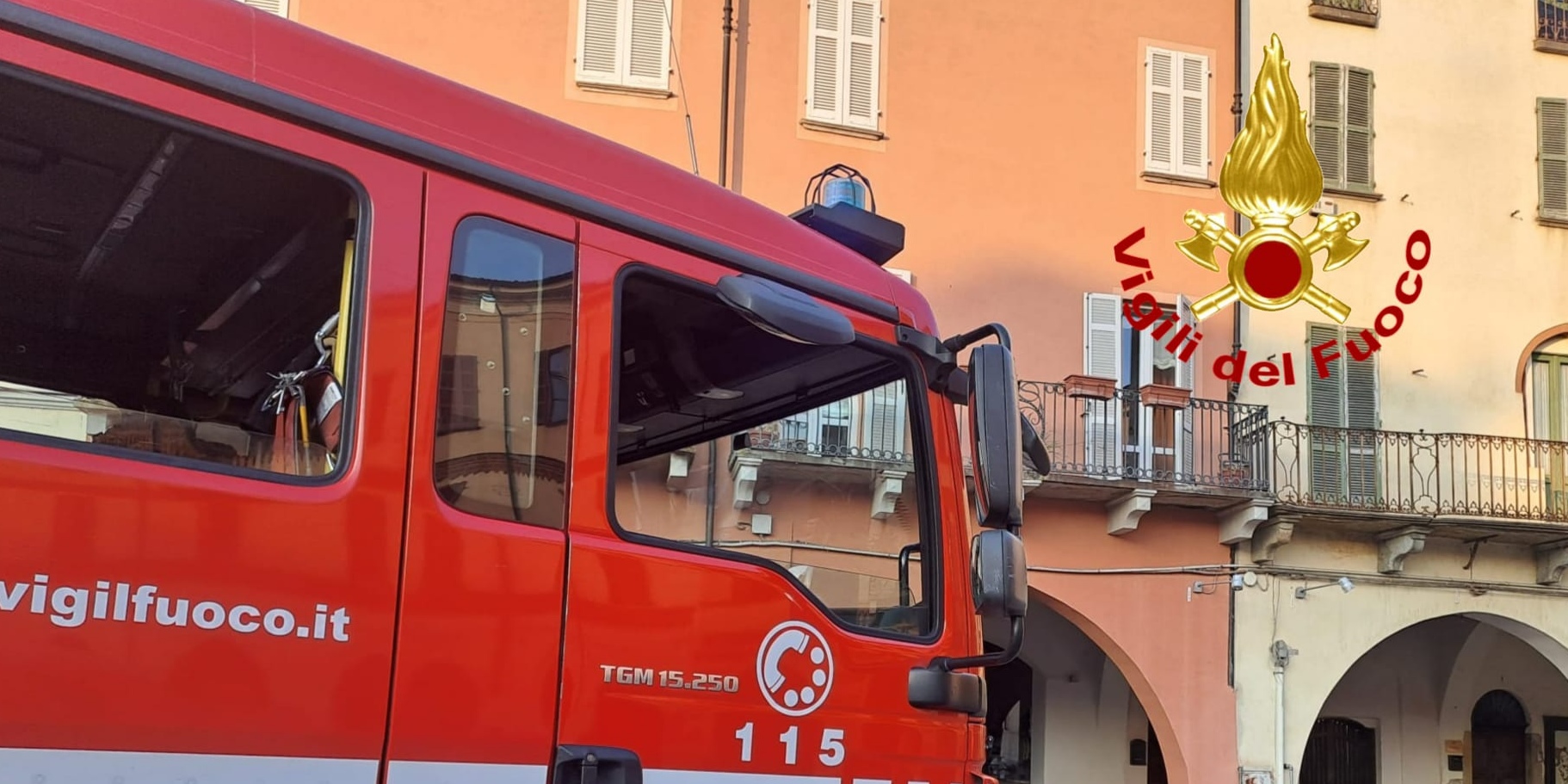 Verifica statica su un balcone in piazza Cavour