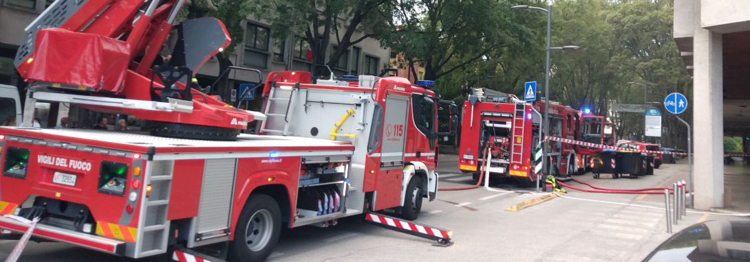 Appartamento in fiamme in centro città: evacuato l'intero stabile