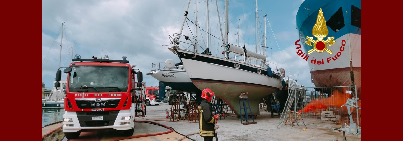 Esercitazione organizzata dalla Capitaneria di Porto di Viareggio