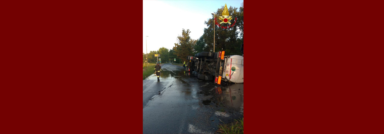 Scontro tra mezzi pesanti a Capannori