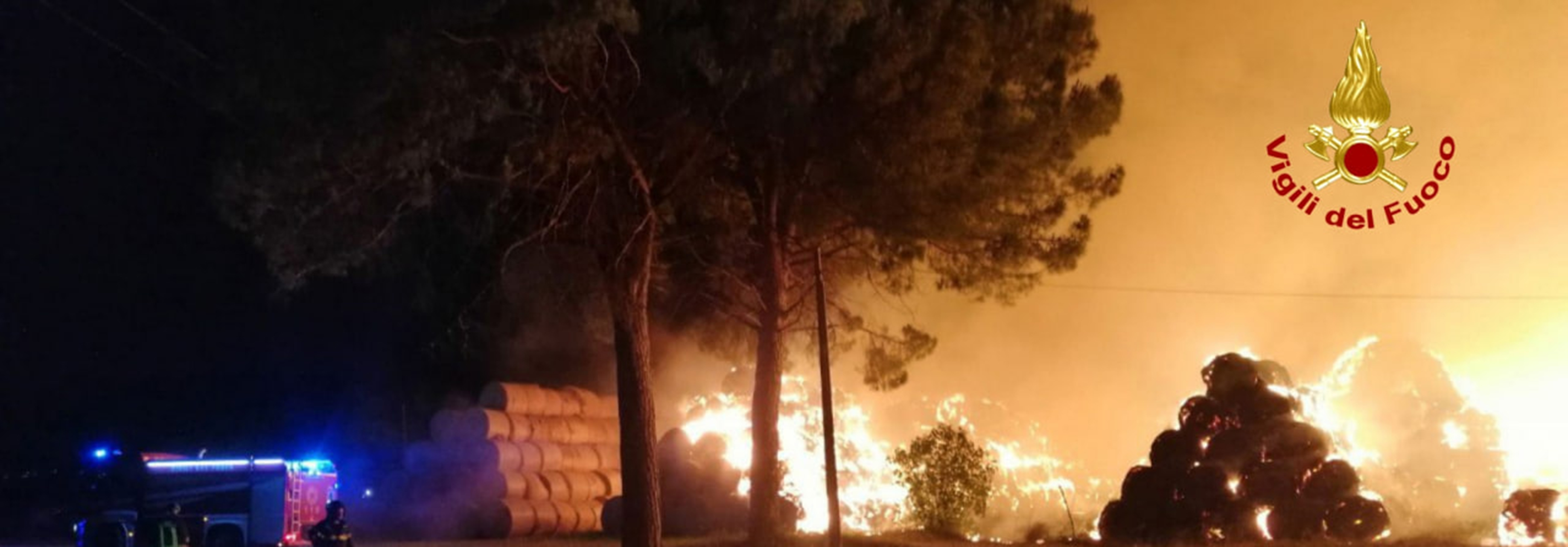 Incendio rotoballe di fieno a Montelabbate