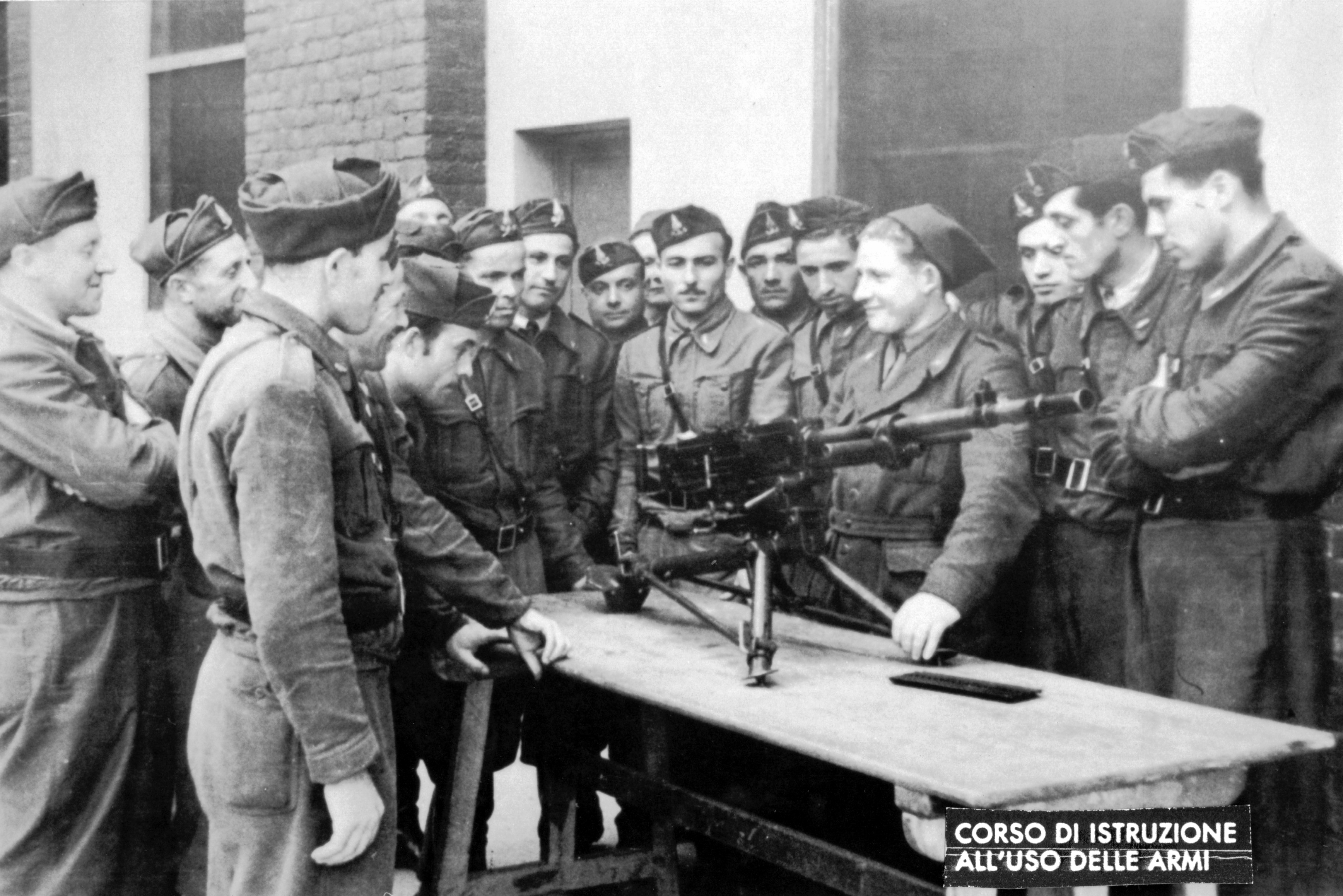 Corso di istruzione all'uso delle armi