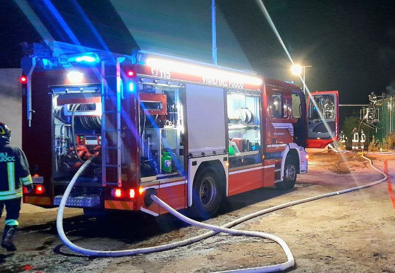 Incendio di vasche di fermentazione a Zoppola