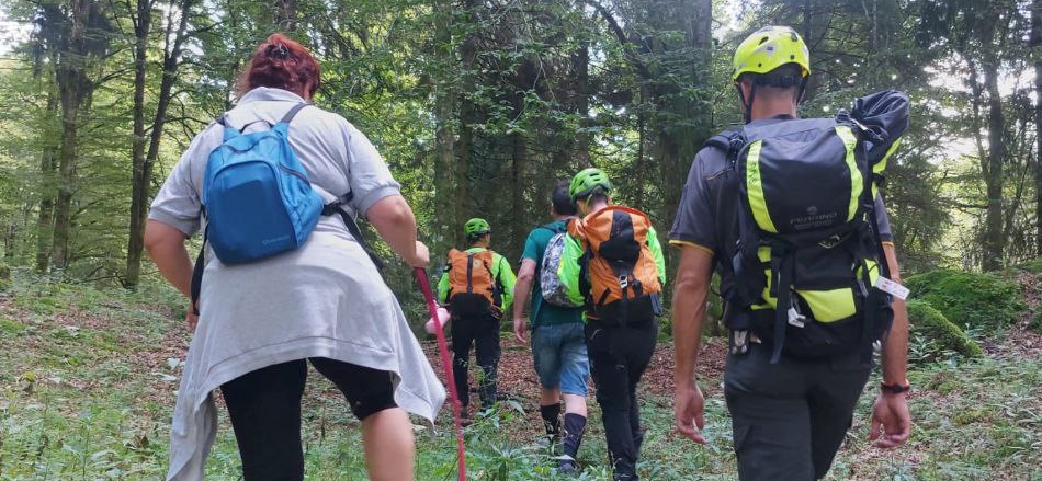 Pordenone, soccorsi escursionisti nel bosco del Cansiglio