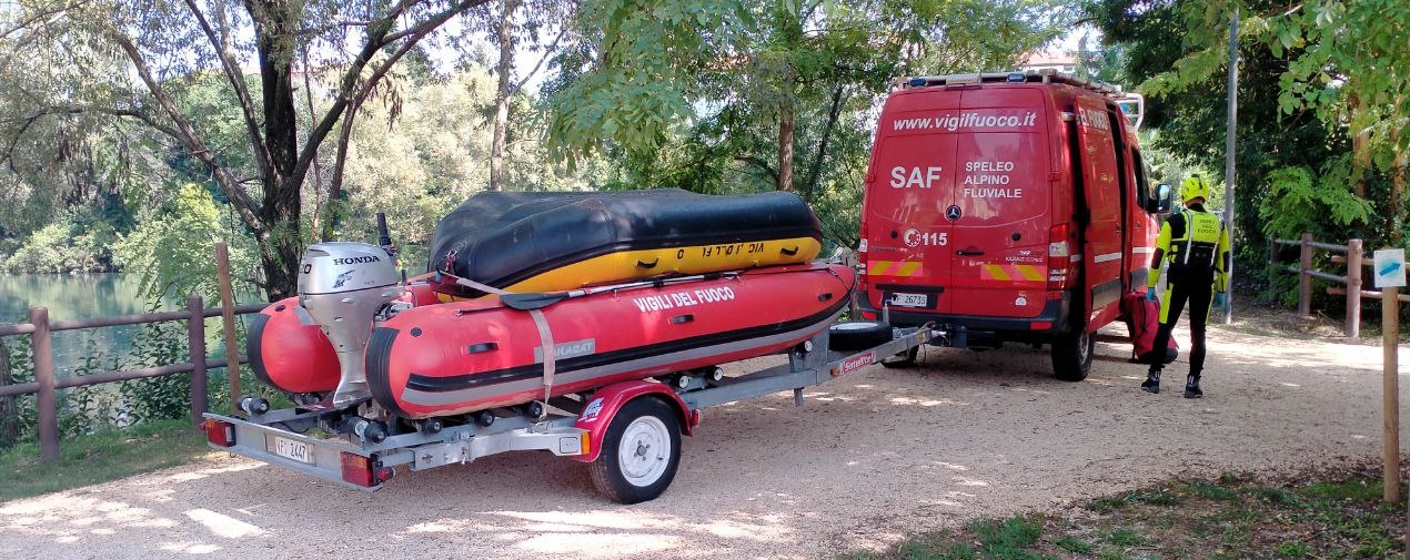 Soccorso uomo in un laghetto a Pordenone