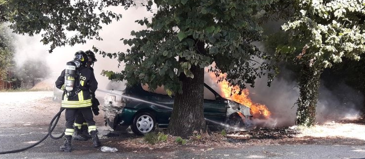 Incendio autovettura a Fogliano di Redipuglia