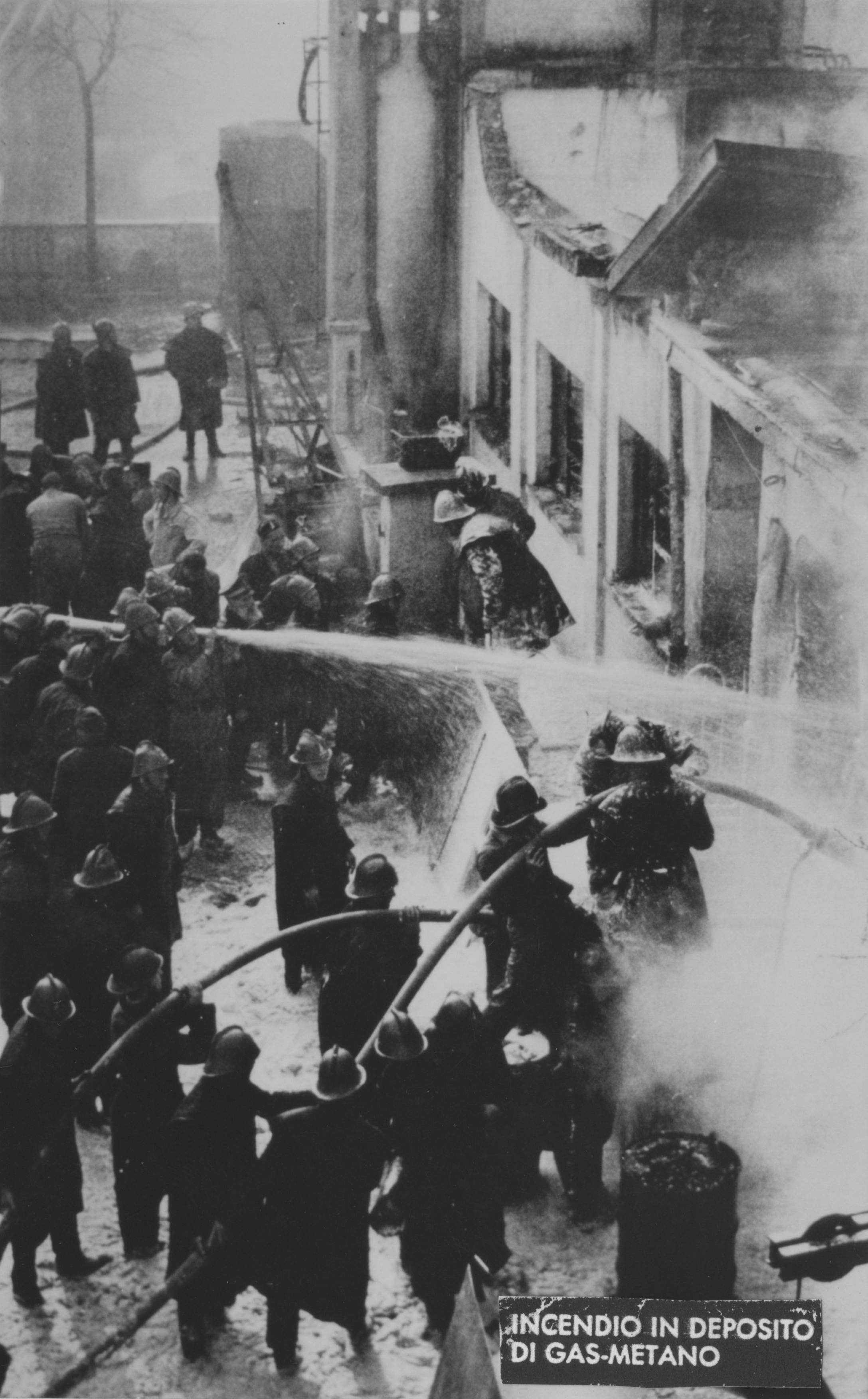 Incendio in deposito